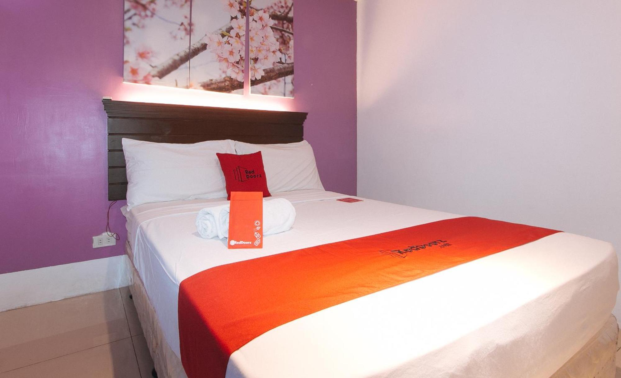 Reddoorz @ Melbourne Suites Makati San Pedro Makati Eksteriør billede