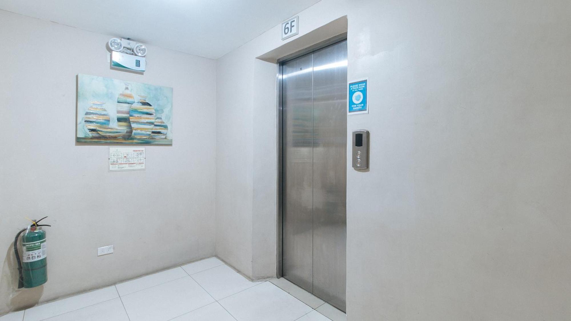Reddoorz @ Melbourne Suites Makati San Pedro Makati Eksteriør billede
